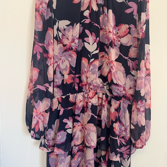 Socialite Pink and Black Floral Mini Dress in like new condition - Picture 2 of 8